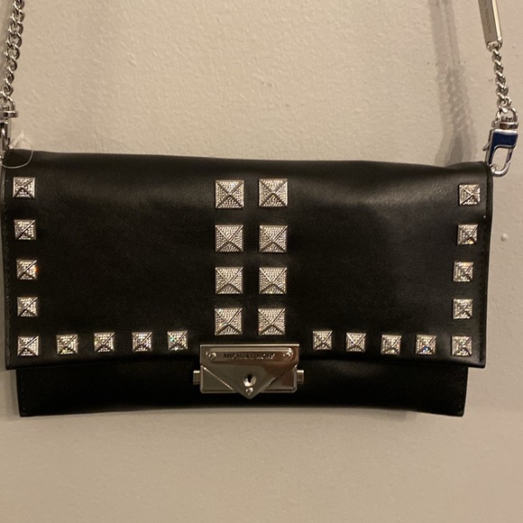 Michael Kors brand new bag can be used as a clutch or on the arm - Picture 2 of 4